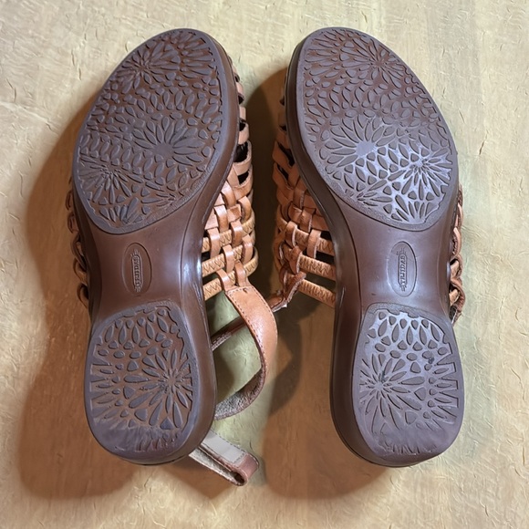 Women's Tan Sandals-Size 7WW - Picture 4 of 4